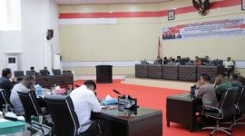 Ketua DPRD Kota Kotamobagu, Adrianus Mokoginta, Pimpin Rapat Paripurna//Foto: Istimewa.