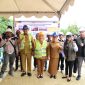 Gubernur Gusnar Ismail dan Wakil Gubernur Idah Syahidah Rusli Habibie  Usai Peletakan Batu Pertama Pembangunan Lanjutan Kanal Tanggidaa di Kel. Heledulaa Utara, Kec. Kota Timur, Kota Gorontalo, (Foto: Istimewa) 