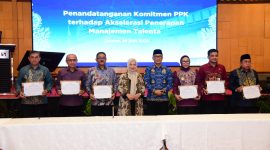 Wakil Gubernur Gorontalo Bersama Bupati dan Wali Kota se-Provinsi Gorontalo Bersama Kepala BKN RI, Zudan Arif Fakrulloh, Usai Penandatanganan Komitmen PPK.