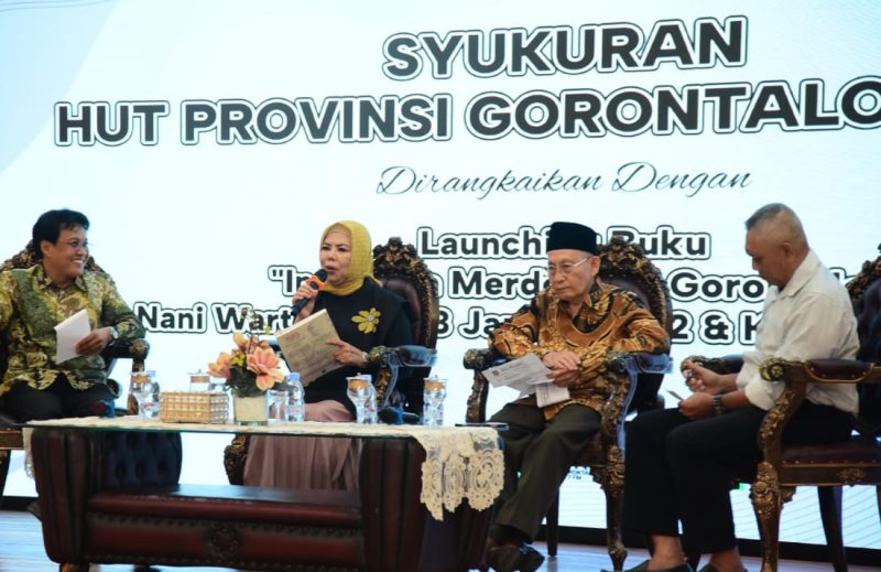 Wakil Gubernur Gorontalo Idah Syahidah Rusli Habibie menjadi narasumber peluncuran buku sejarah Nani Wartabone di Aula Rujab Gubernur, Jumat (5/12/2025). (Foto : Redaksi)