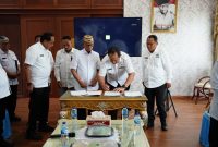 Gubernur Gorontalo, Gusnar Ismail, setelah mengikuti pertemuan bersama Direktur Kesehatan Hewan Kementerian Pertanian melalui pertemuan daring (zoom) di Ruang VIP Bandara Lama Gorontalo.