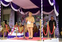 Wakil Gubernur Gorontalo Idah Syahidah Rusli Habibie memberikan arahan saat memimpin Apel Perdana ASN dan PPPK Pemerintah Provinsi Gorontalo awal tahun 2026 di Museum Purbakala, Senin (5/1/2026)