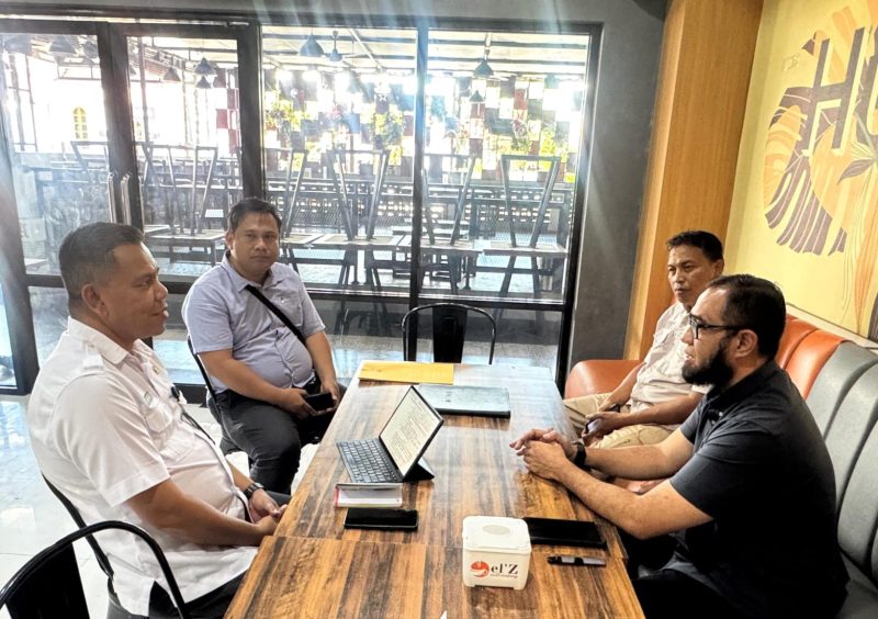 Kepala Disdikbud Provinsi Gorontalo, Darman Samad bersama perwakilan Densus 88 Gorontalo, Rabu (4/2/2026). (Foto: Ist).