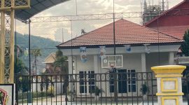 Lapangan Basket ukuran three on three (3x3) di Rumah Dinas Walikota. 
(Foto: Istimewa). 